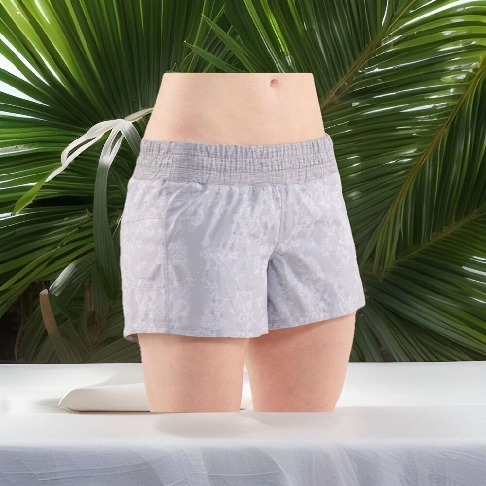 Lululemon Tracker Short II / Heathered Fossil SZ 6